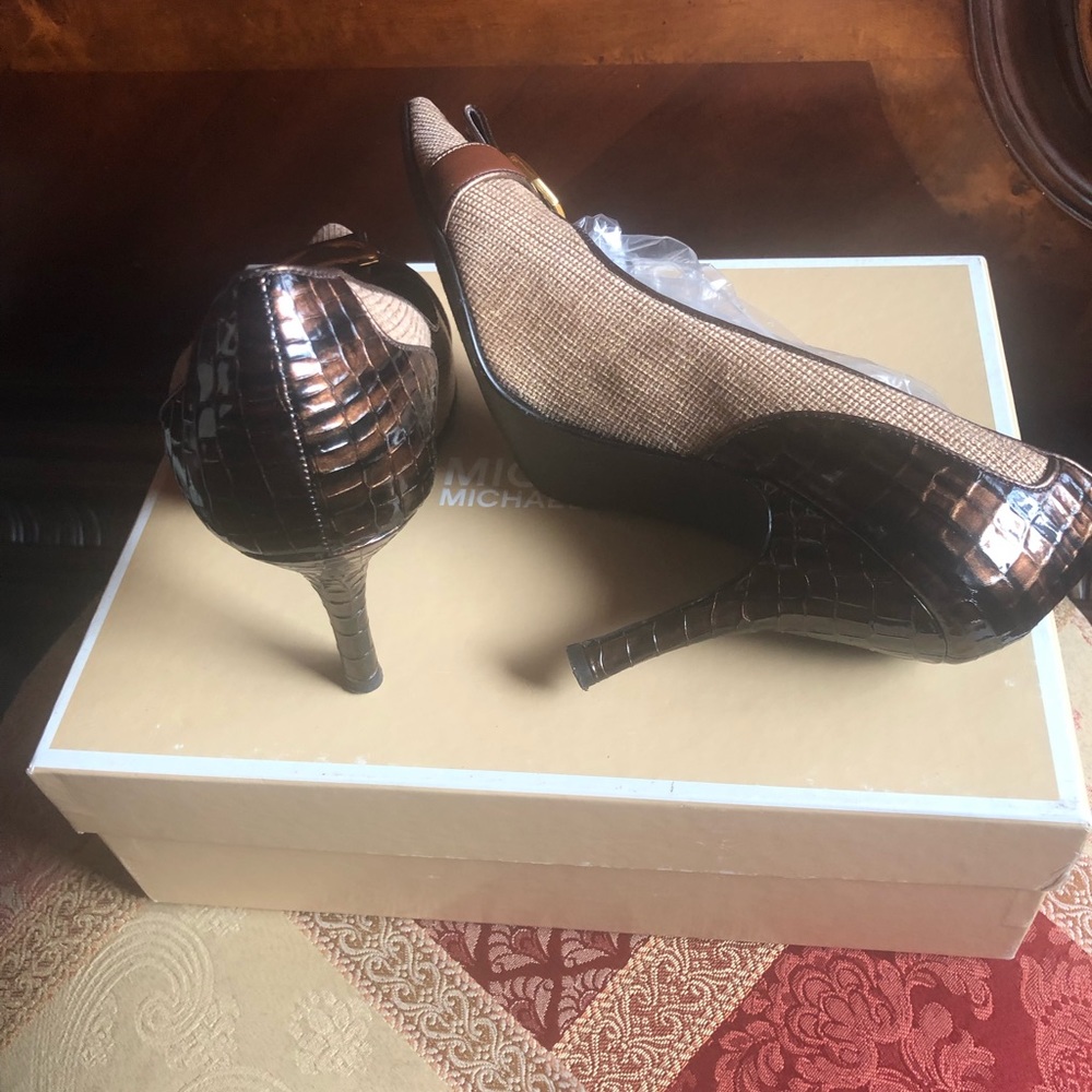 J. RENEE HEELS - Picture 3 of 8